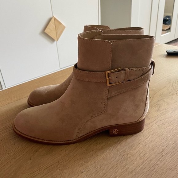 NEW Tory Burch Ankle Bootie Tan Suede 9 - Picture 4 of 7